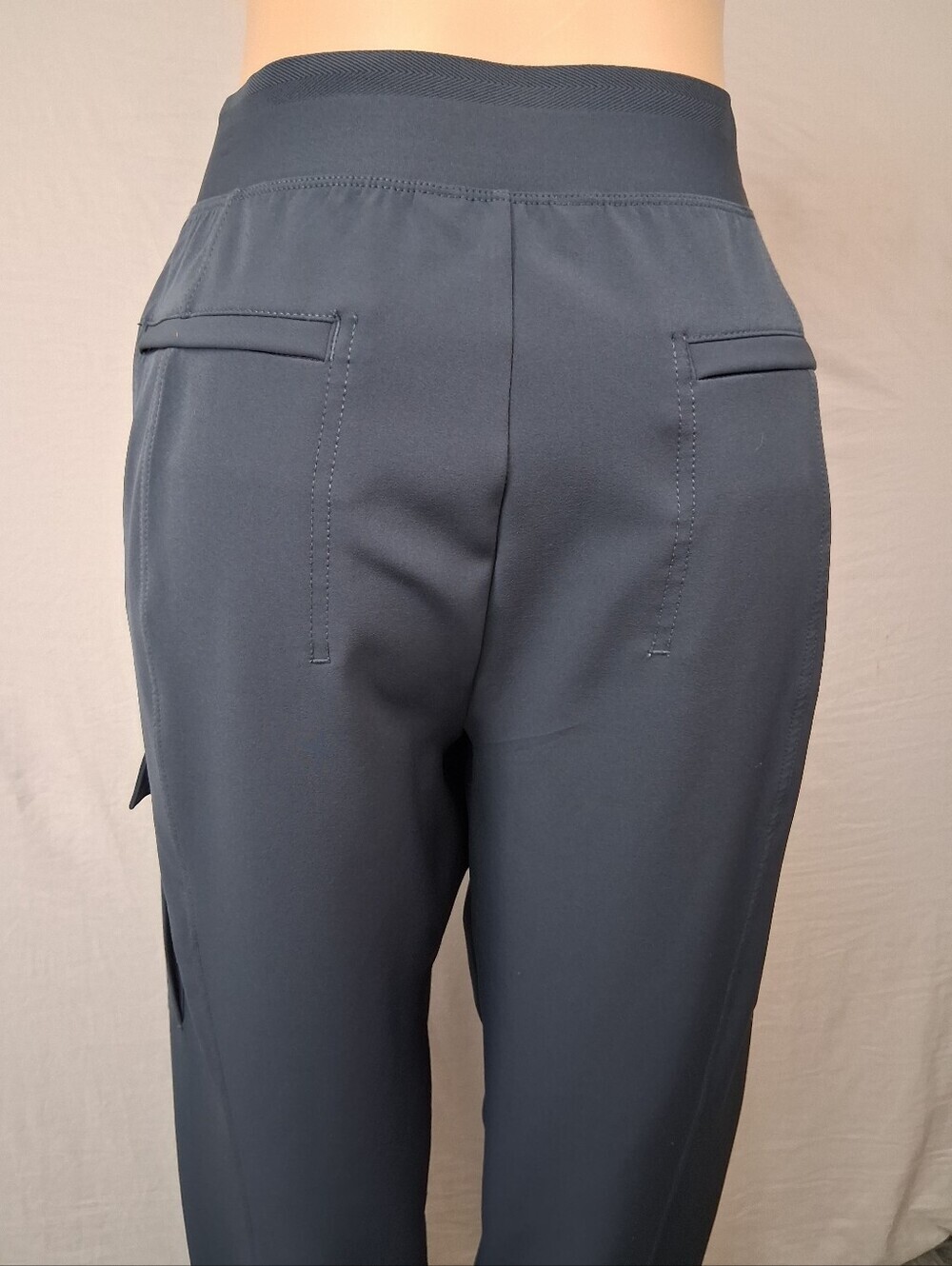 Athleta Women 's Slate Gray Cargo Pants Size 16 - Picture 9 of 16